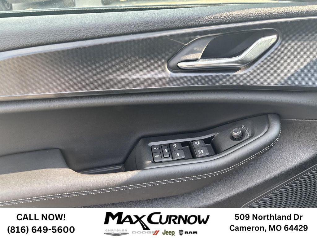 new 2025 Jeep Grand Cherokee car, priced at $34,929