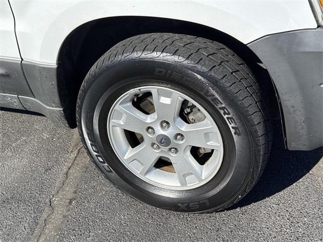 used 2005 Ford Escape car, priced at $6,975