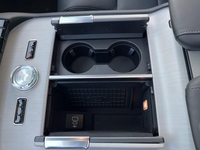 new 2025 Lincoln Navigator car, priced at $107,590