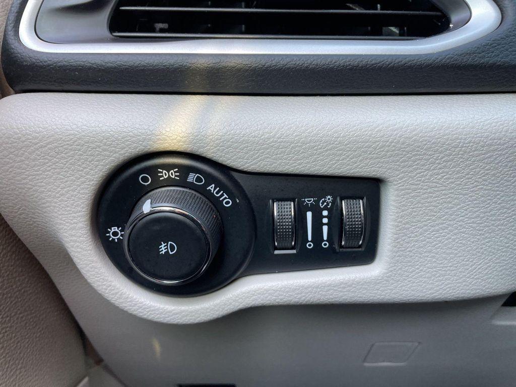 used 2023 Chrysler Pacifica car, priced at $23,773