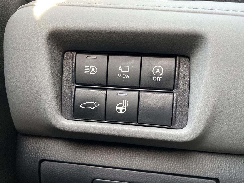 used 2025 Toyota Highlander car, priced at $52,773