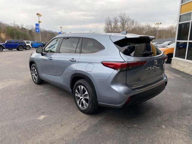used 2023 Toyota Highlander car, priced at $35,134