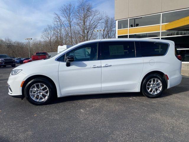 used 2025 Chrysler Pacifica car, priced at $28,799