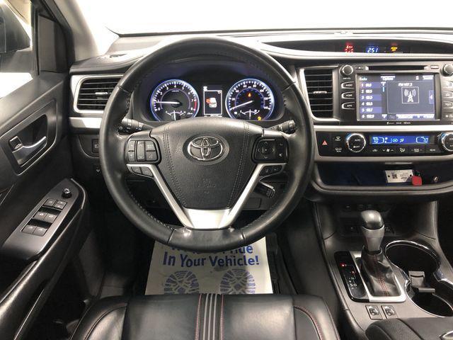 used 2019 Toyota Highlander car, priced at $24,037