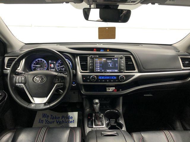 used 2019 Toyota Highlander car, priced at $24,037