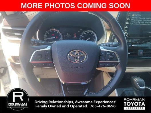used 2021 Toyota Highlander car, priced at $31,124