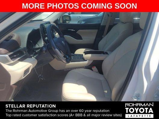 used 2021 Toyota Highlander car, priced at $31,124