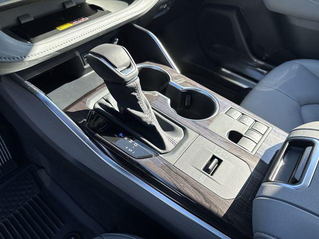 new 2026 Toyota Highlander Hybrid car, priced at $58,416