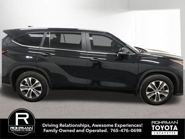 used 2023 Toyota Highlander car, priced at $39,034