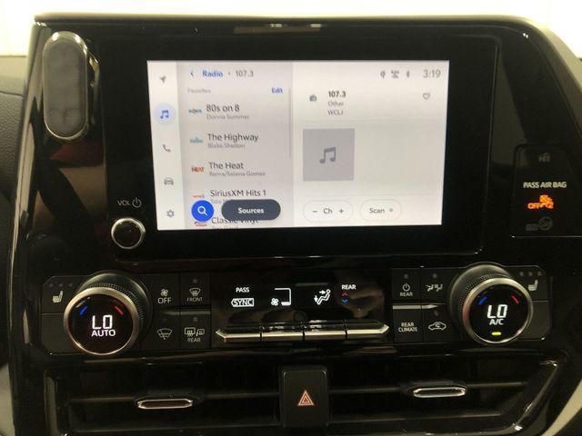 used 2023 Toyota Highlander car, priced at $39,034