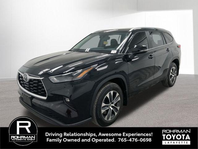 used 2023 Toyota Highlander car, priced at $39,034