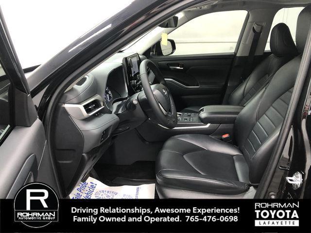 used 2023 Toyota Highlander car, priced at $39,034