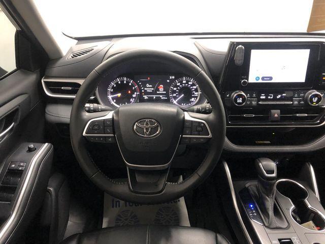 used 2023 Toyota Highlander car, priced at $39,034