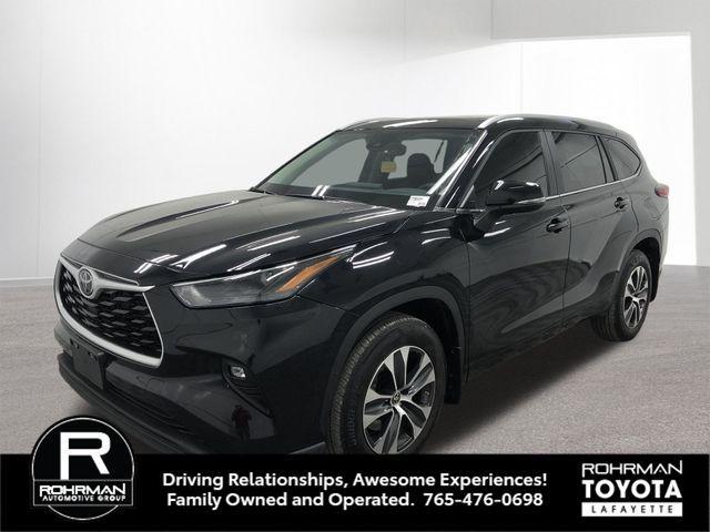 used 2023 Toyota Highlander car, priced at $39,034
