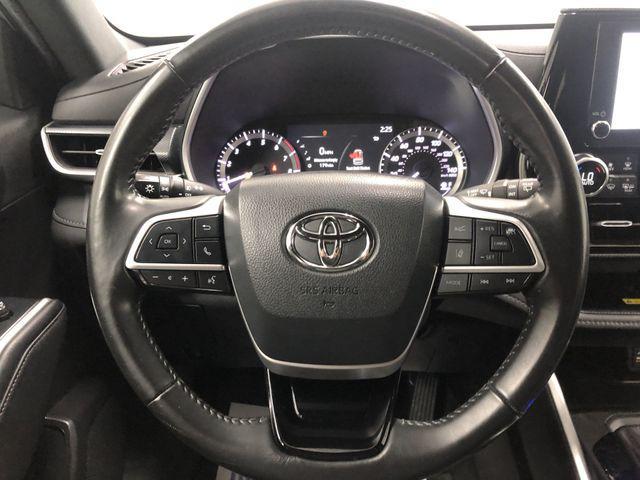 used 2023 Toyota Highlander car, priced at $36,966