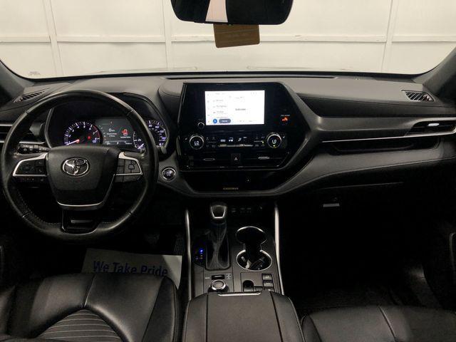 used 2023 Toyota Highlander car, priced at $36,966