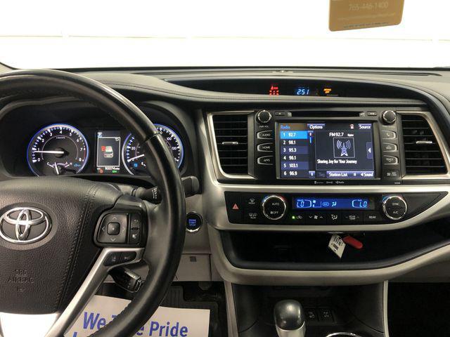 used 2019 Toyota Highlander car, priced at $25,879