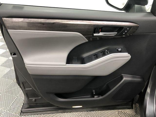 used 2023 Toyota Highlander Hybrid car, priced at $43,638