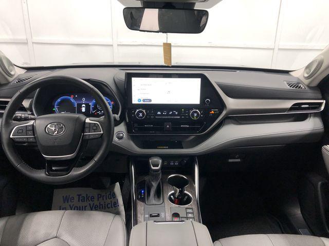 used 2023 Toyota Highlander Hybrid car, priced at $43,638