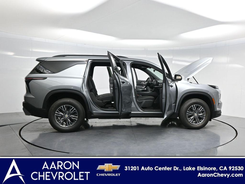 new 2026 Chevrolet Traverse car, priced at $42,695