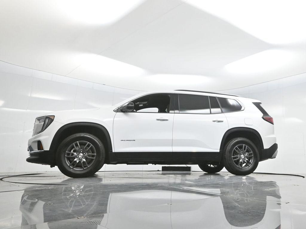 used 2025 GMC Acadia car, priced at $34,243