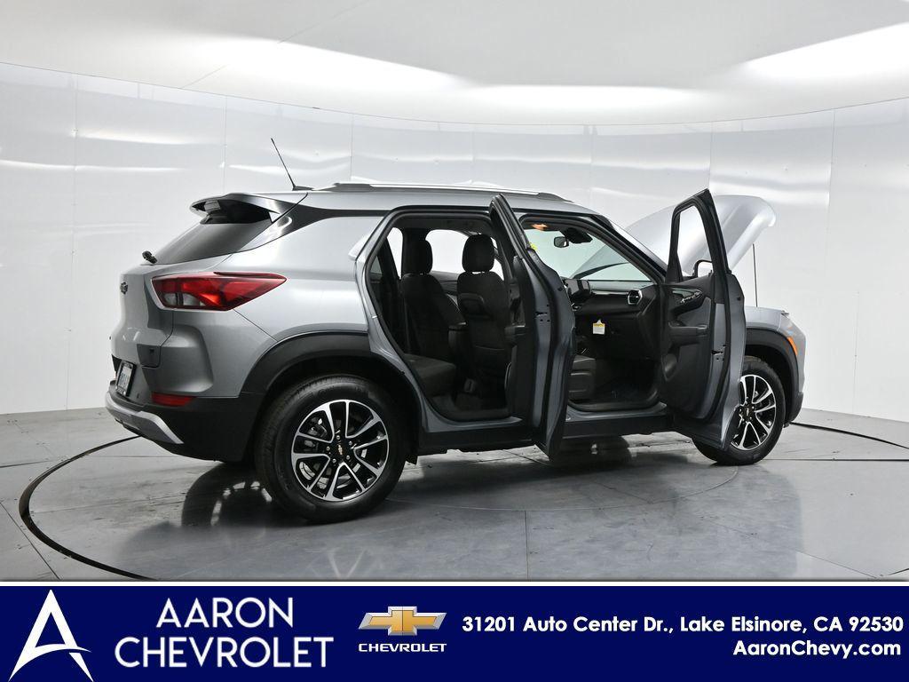 new 2025 Chevrolet TrailBlazer car, priced at $29,080