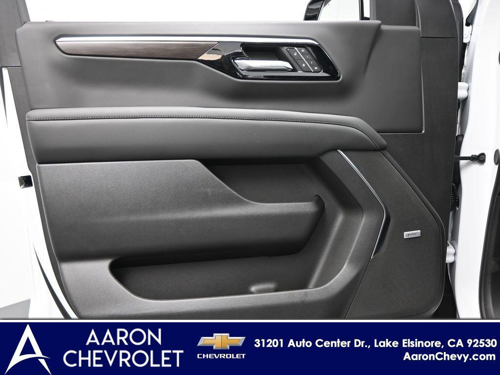 new 2026 Chevrolet Suburban car, priced at $72,680