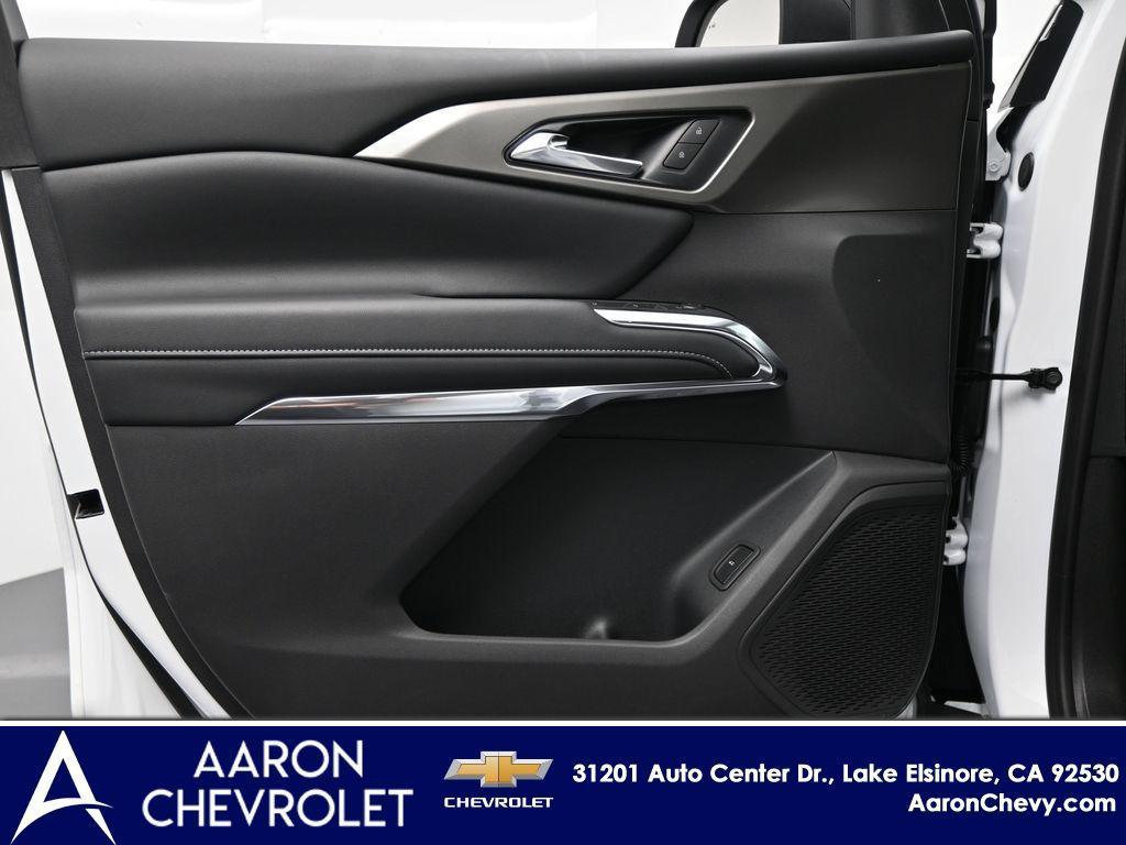 new 2026 Chevrolet Traverse car, priced at $44,030