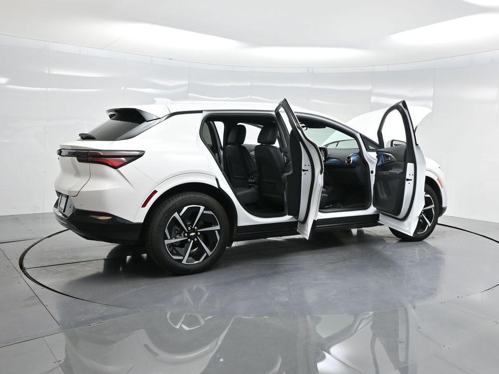 used 2025 Chevrolet Equinox EV car, priced at $24,103