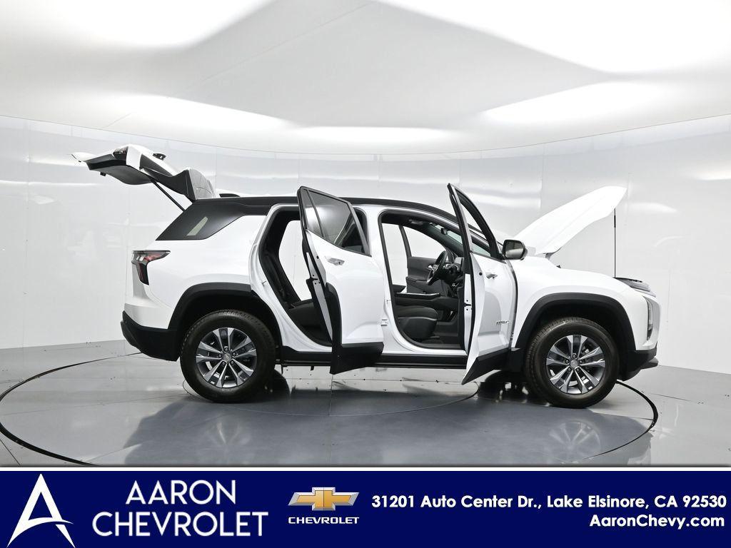 new 2026 Chevrolet Equinox car, priced at $33,593