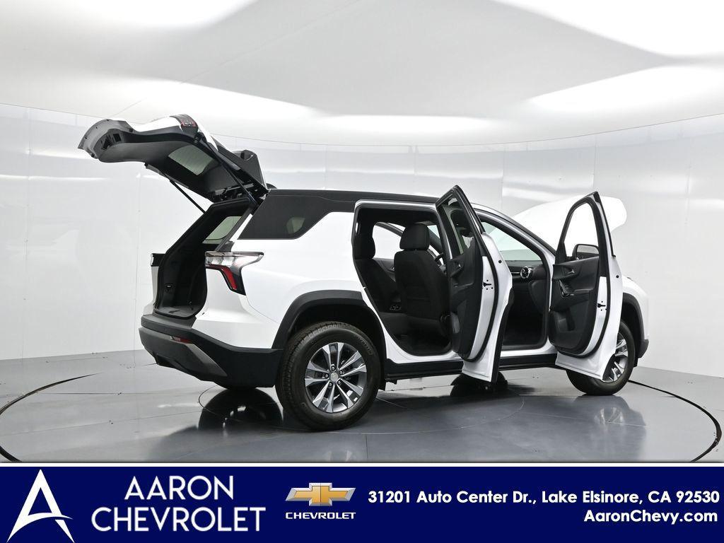 new 2026 Chevrolet Equinox car, priced at $33,593