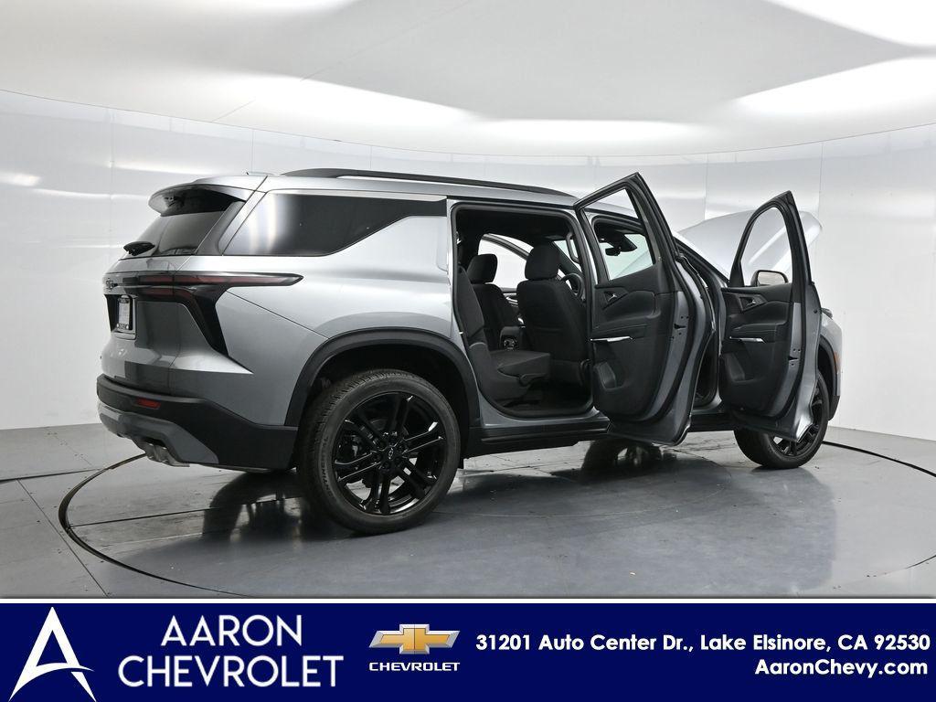 new 2026 Chevrolet Traverse car, priced at $47,355