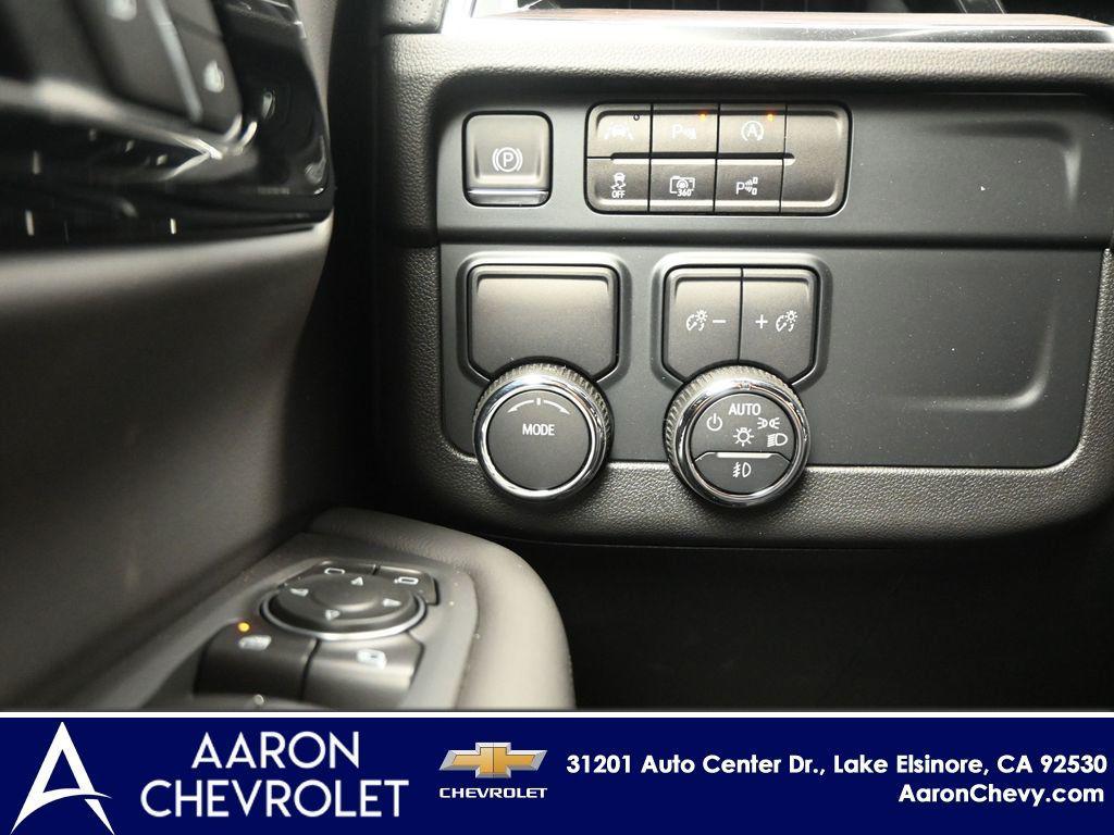 new 2025 Chevrolet Suburban car, priced at $77,732