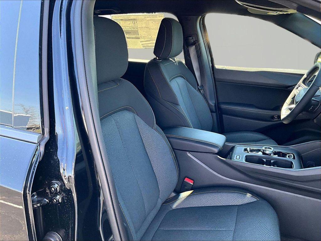 new 2026 Jeep Cherokee car, priced at $37,605