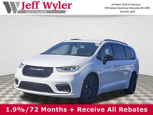 new 2026 Chrysler Pacifica car, priced at $40,195