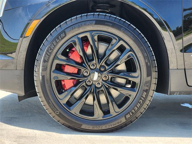 new 2025 Cadillac XT5 car, priced at $63,365