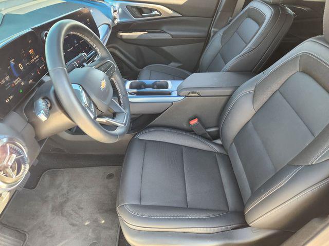 new 2025 Chevrolet Equinox EV car, priced at $33,590