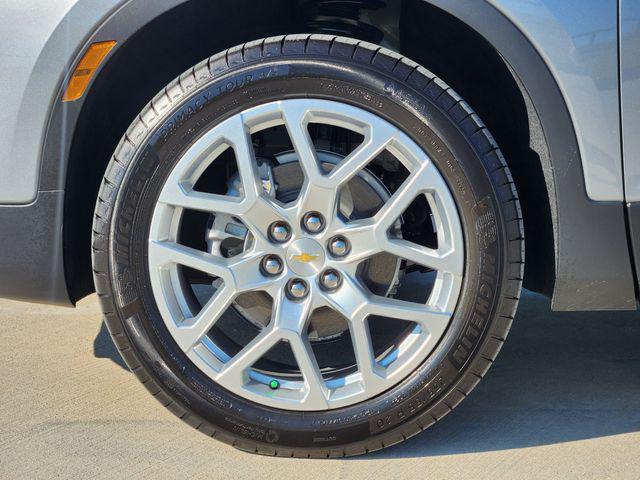 new 2025 Chevrolet Blazer car, priced at $35,201