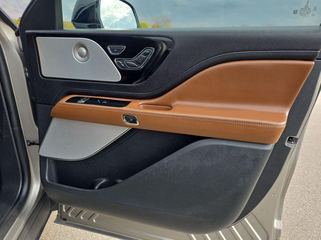 used 2023 Lincoln Aviator car, priced at $48,900