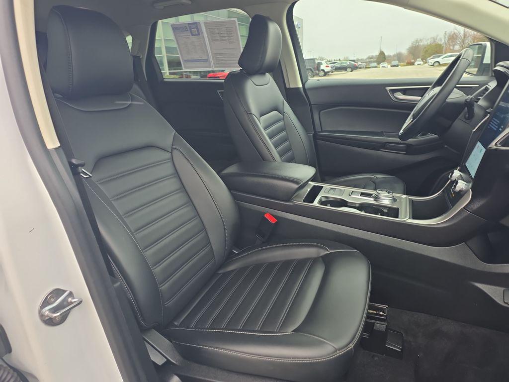 used 2024 Ford Edge car, priced at $25,700