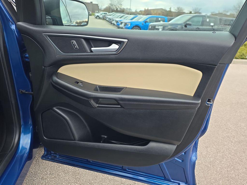 used 2024 Ford Edge car, priced at $21,900