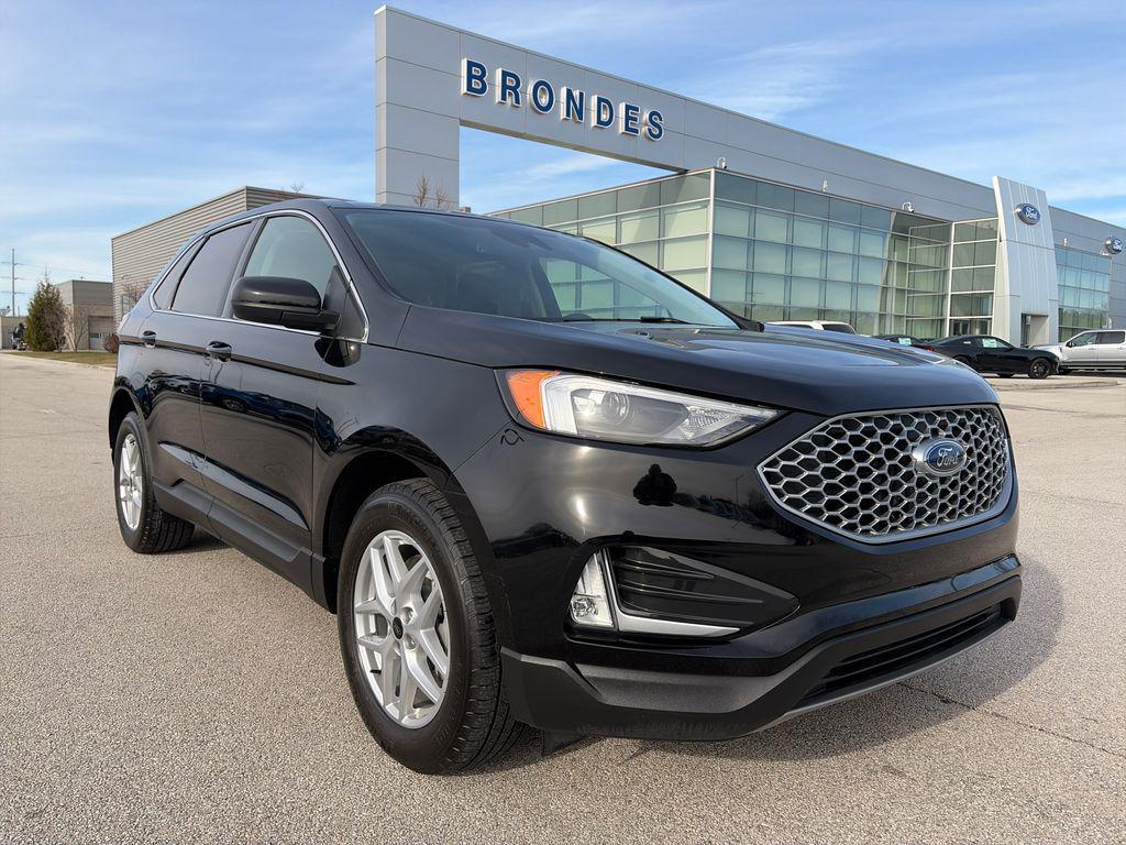 used 2024 Ford Edge car, priced at $25,800
