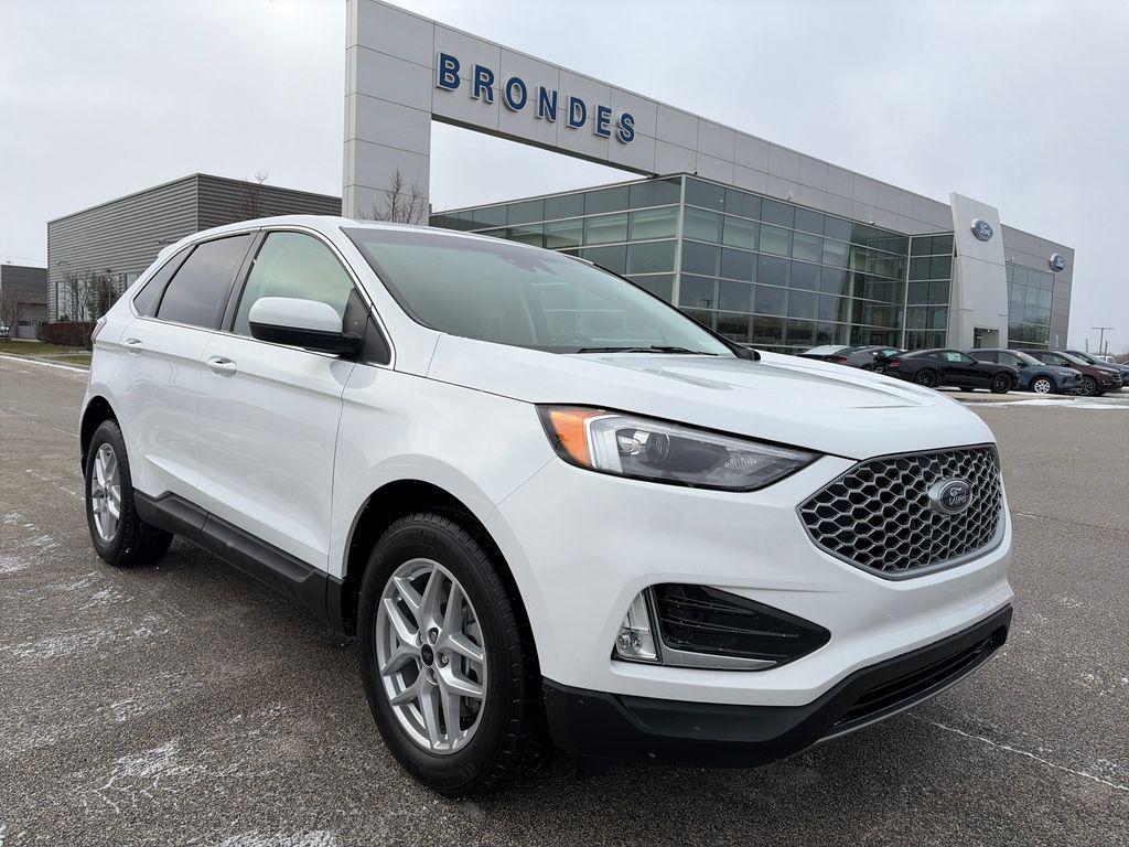 used 2024 Ford Edge car, priced at $25,200