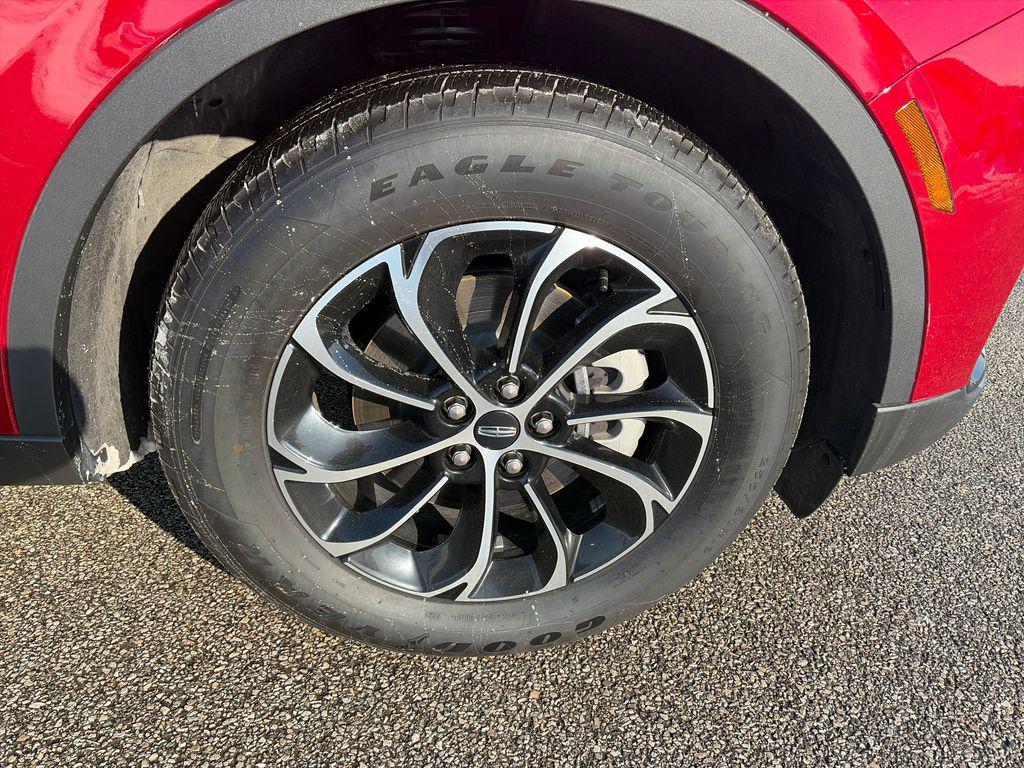 used 2025 Lincoln Nautilus car, priced at $49,900