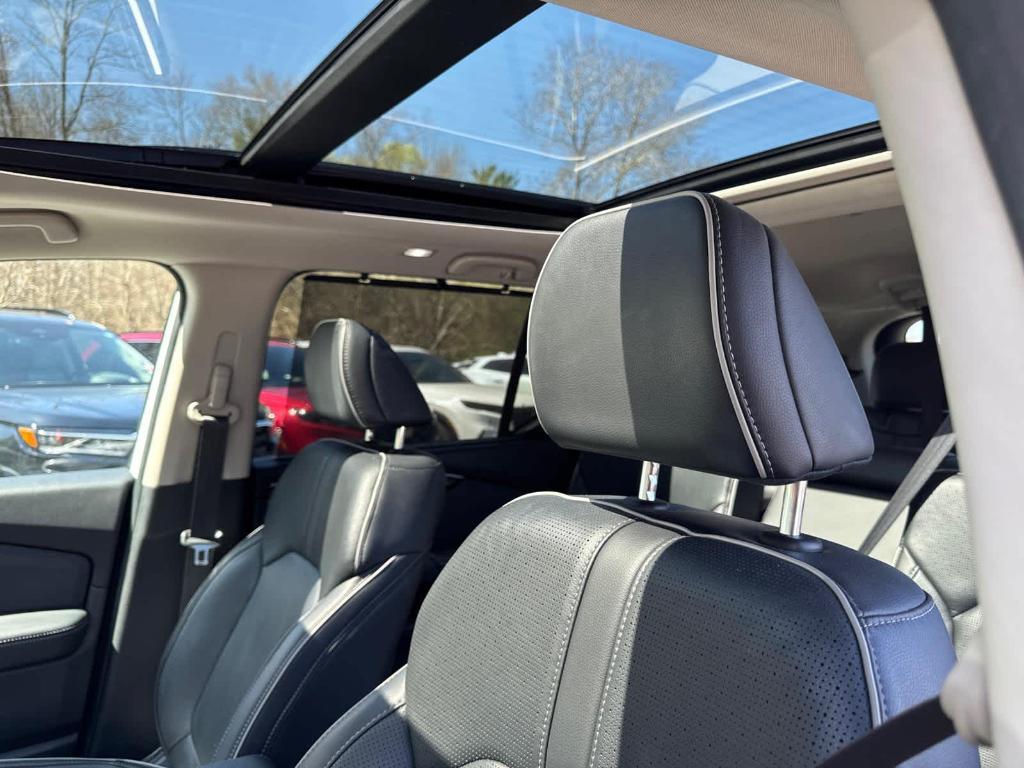 used 2025 Honda Pilot car, priced at $45,441