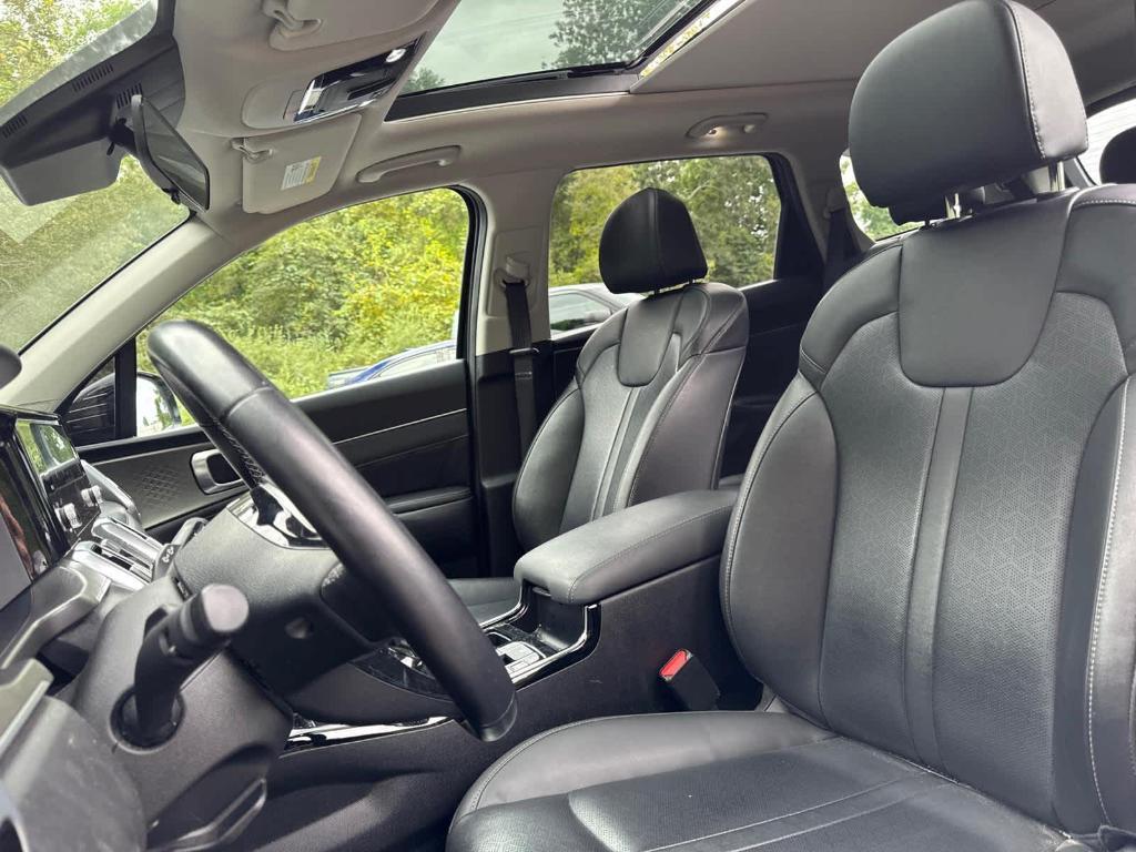 used 2022 Kia Sorento car, priced at $25,988