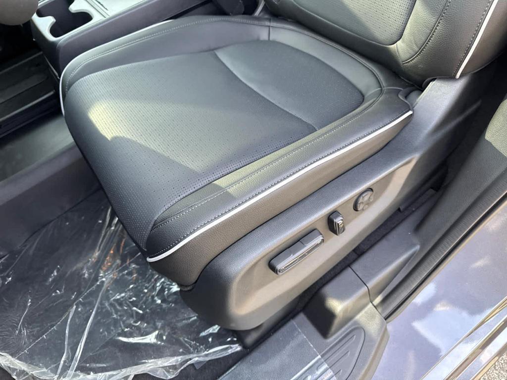 new 2026 Honda Odyssey car, priced at $54,335