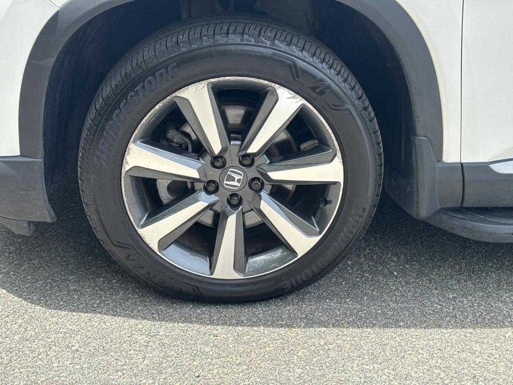 used 2025 Honda Pilot car, priced at $49,794