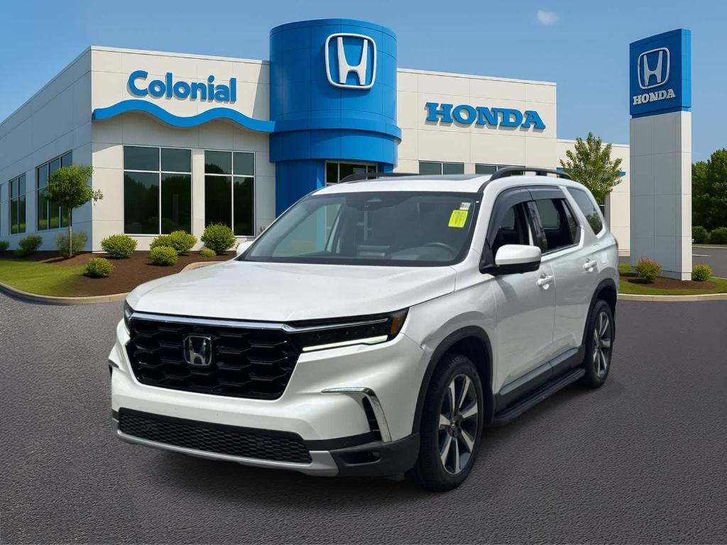 used 2025 Honda Pilot car, priced at $49,794