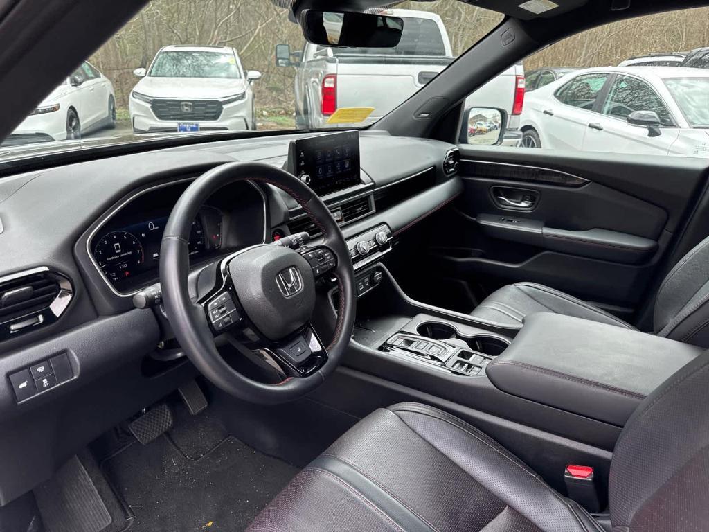 used 2025 Honda Pilot car, priced at $47,888